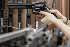 Diferença entre porte e posse de arma
